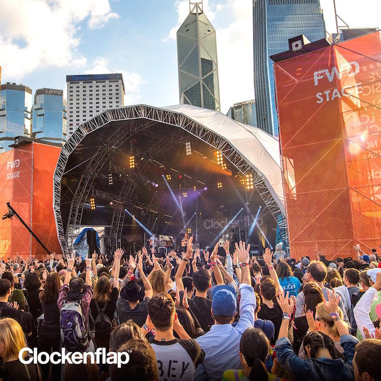 Festivalgoers at Clockenflap 