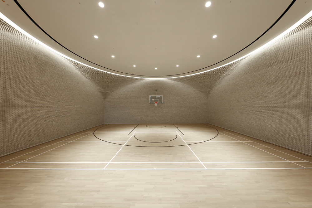 The striking basketball court