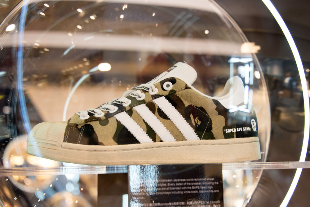  BAPE × adidas Super Ape Star