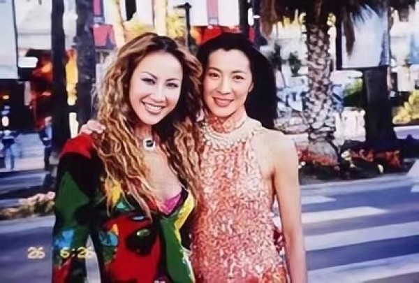 Stars share their memories of CoCo Lee