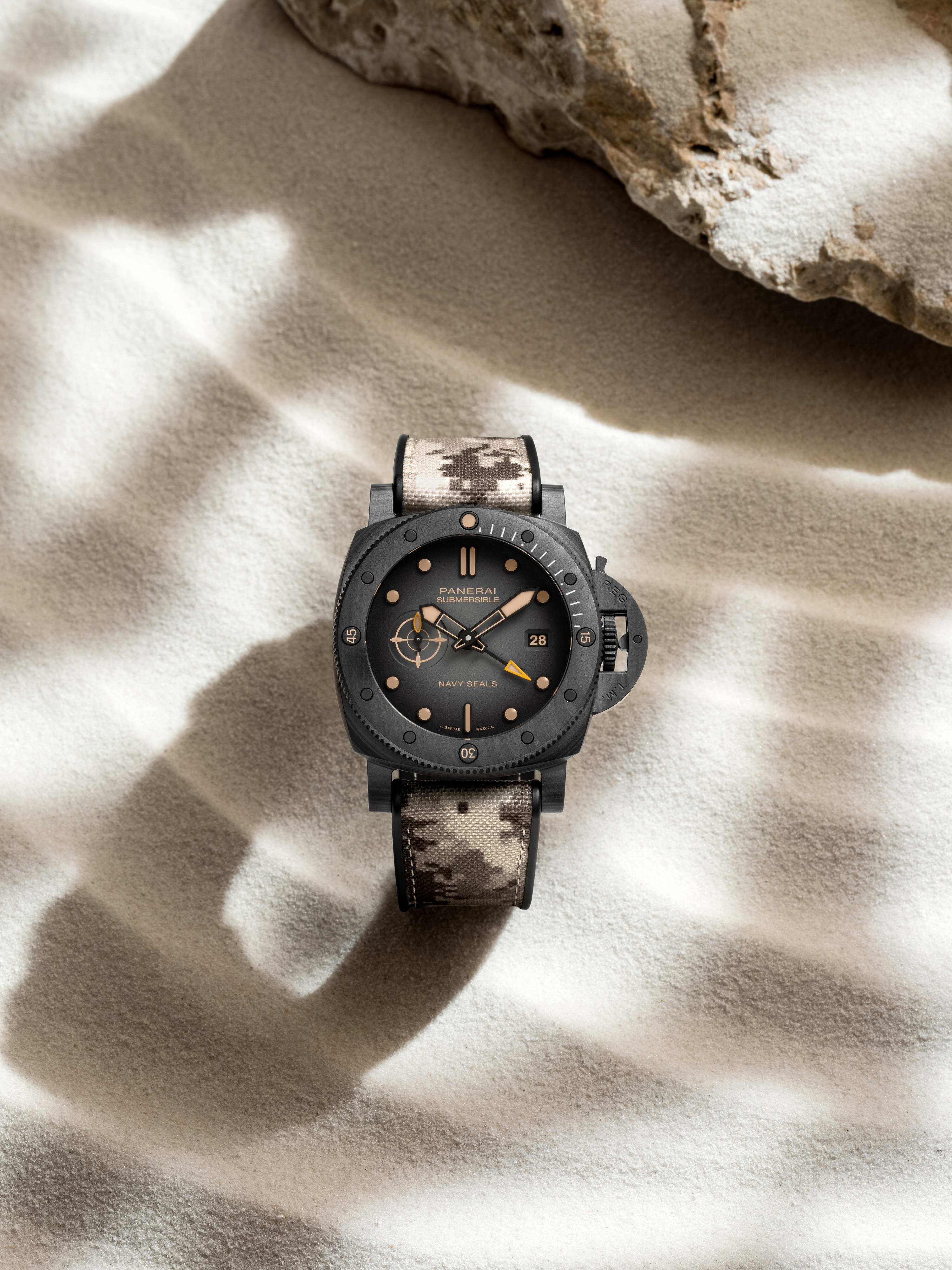 Submersible QuarantaQuattro GMT Navy SEALs Carbotech PAM01513