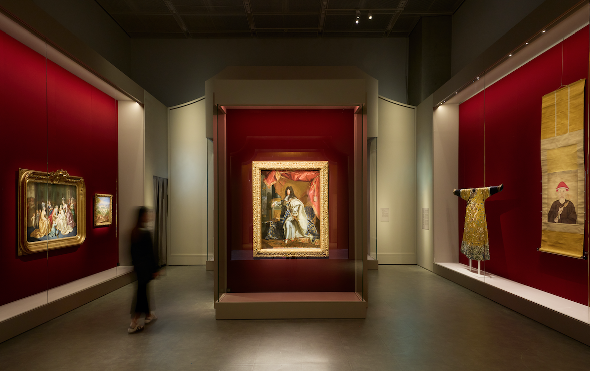 The exhibition is divided into sections: The Forbidden City and the Palace of Versailles, Science and Diplomacy, Artisanal Exchange and Innovation, and Art and New Knowledge.