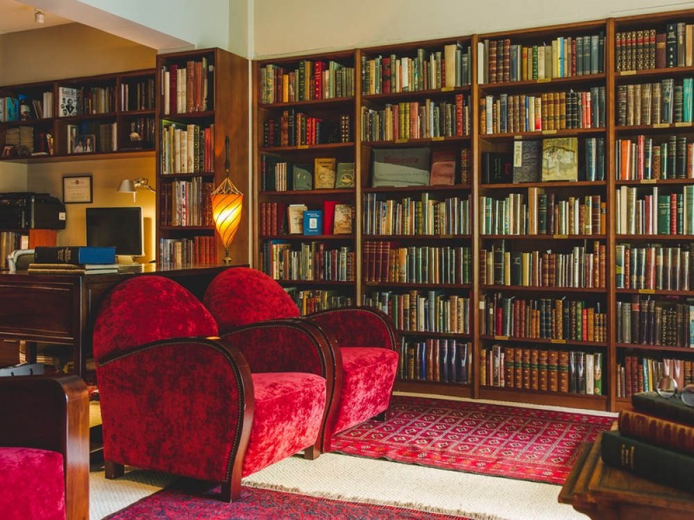 The main reading room at Lok Man Rare Books 