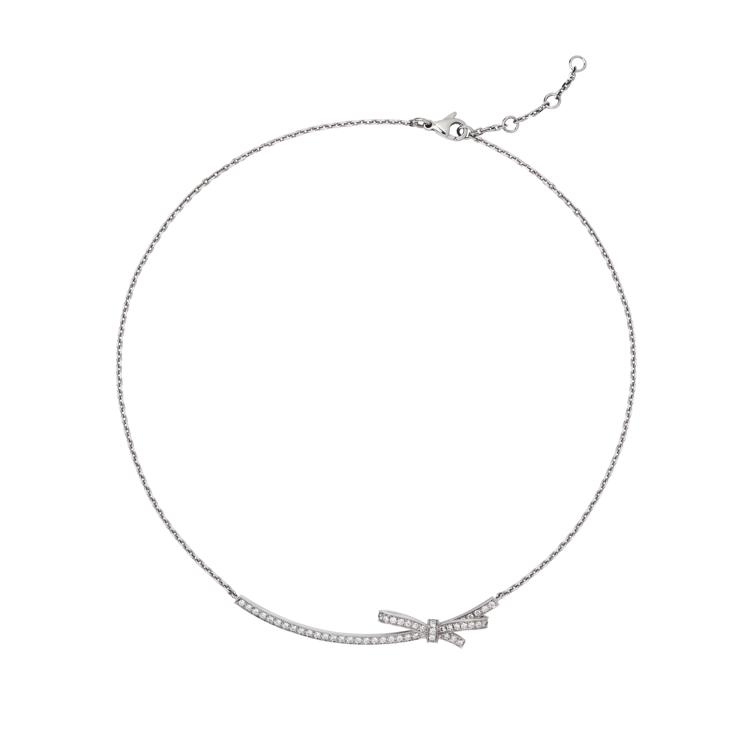 This delicate necklace will make an elegant addition to your outfit