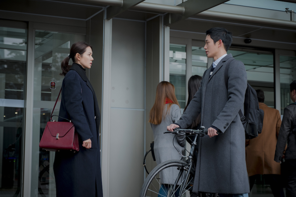 The show's protagonist Yoon Jin-ah and Seo Joon-hee 