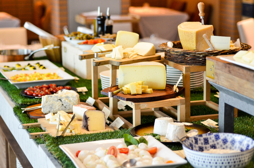 Buffet Counter,  offering a wide selection of cheeses, cold cuts, seasonal salads, and the unmissable egg station.