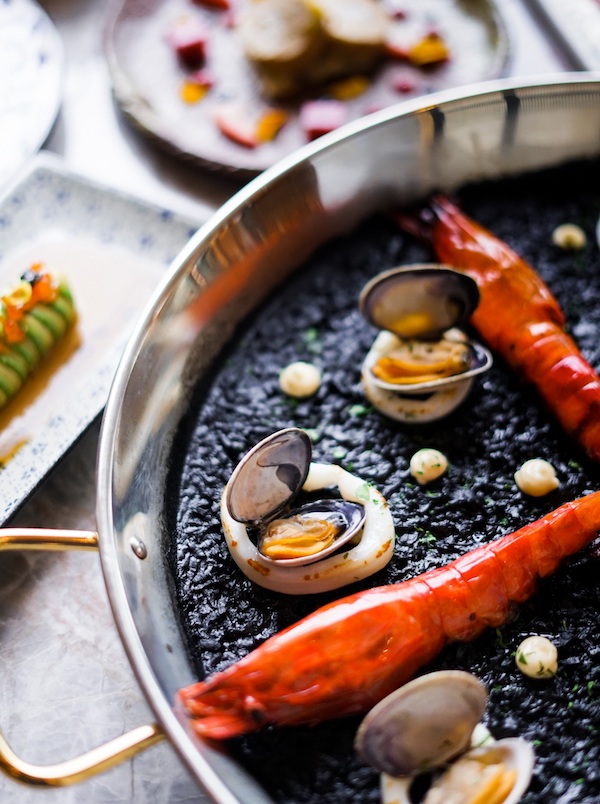 La Rambla's red prawn, squid ink paella