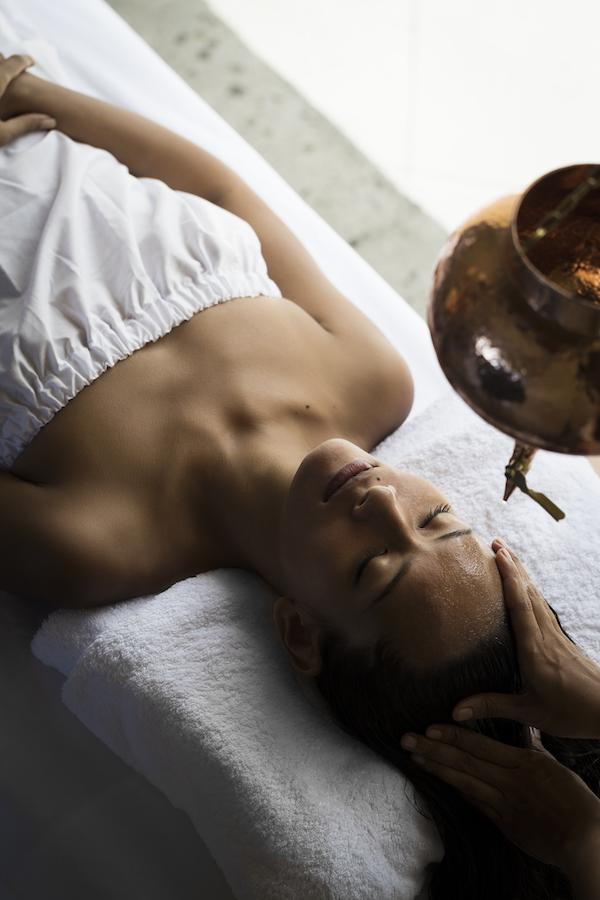 The Shirodhara treatment at the Remissiō spa