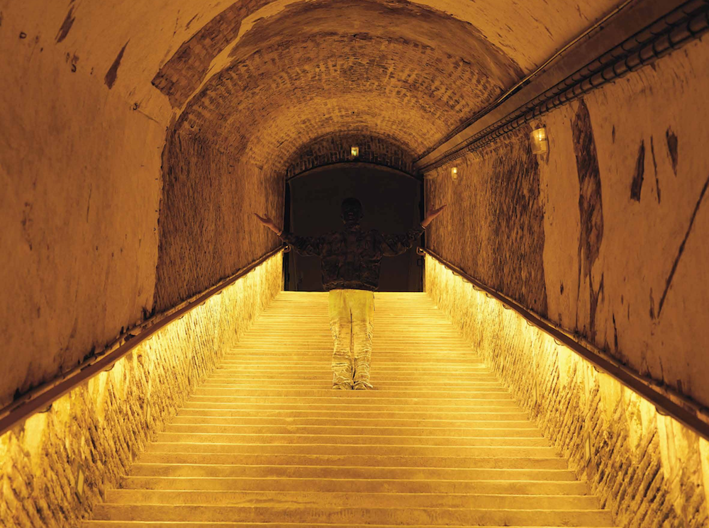 Liu Bolin in the underground cellar