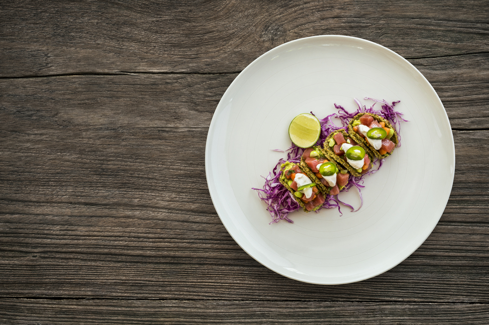 COMO Shambhala Cuisine: spicy raw tuna, soybean and flaxseed tacos (Photo: COMO Hotels and Resorts)