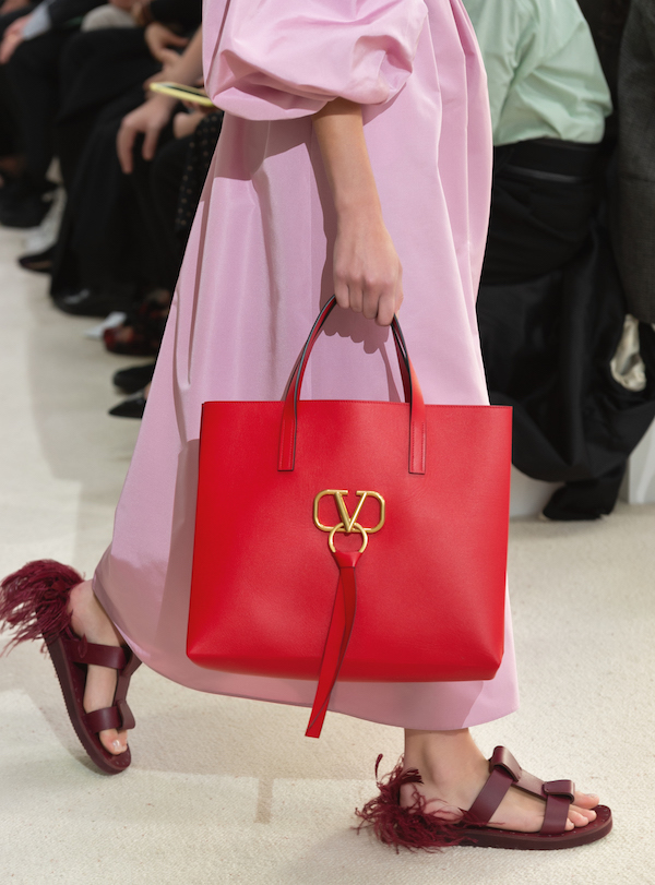 Valentine's day look: Valentino VRING bag in red