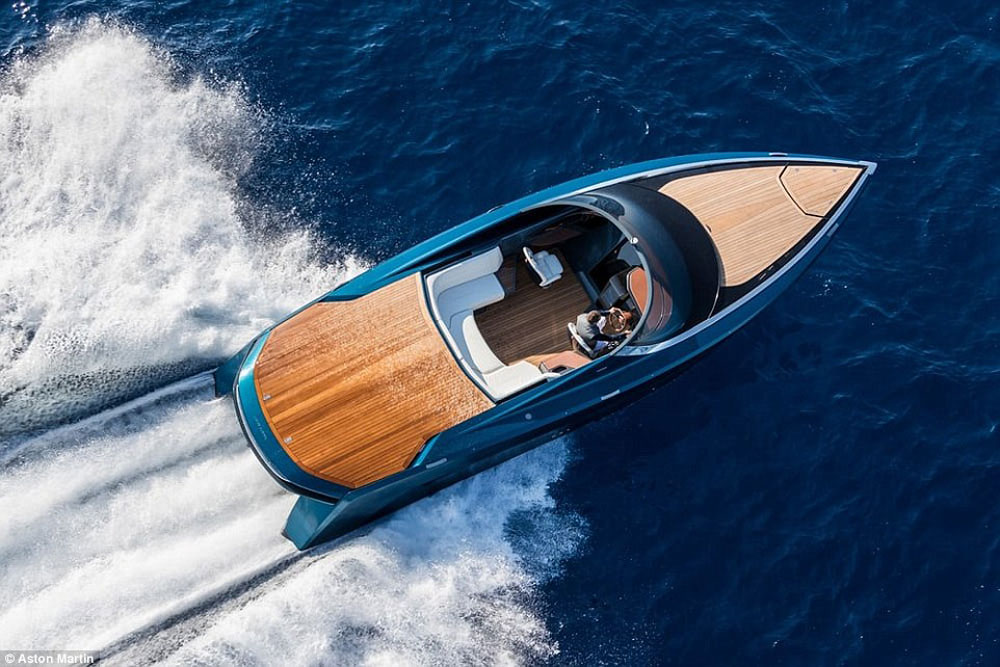 Aston Martin's new AM37 speedboat (photo c/o Aston Martin) 