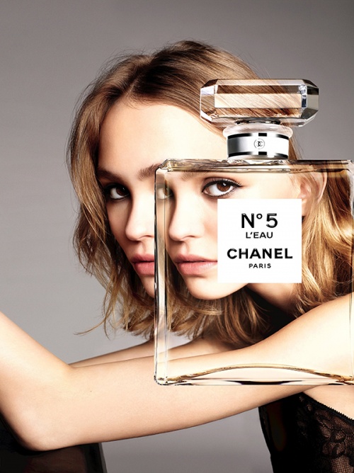 First Look at Chanel №5 L'Eau Fragrance Campaign With Lily-Rose Depp -  Hashtag Legend