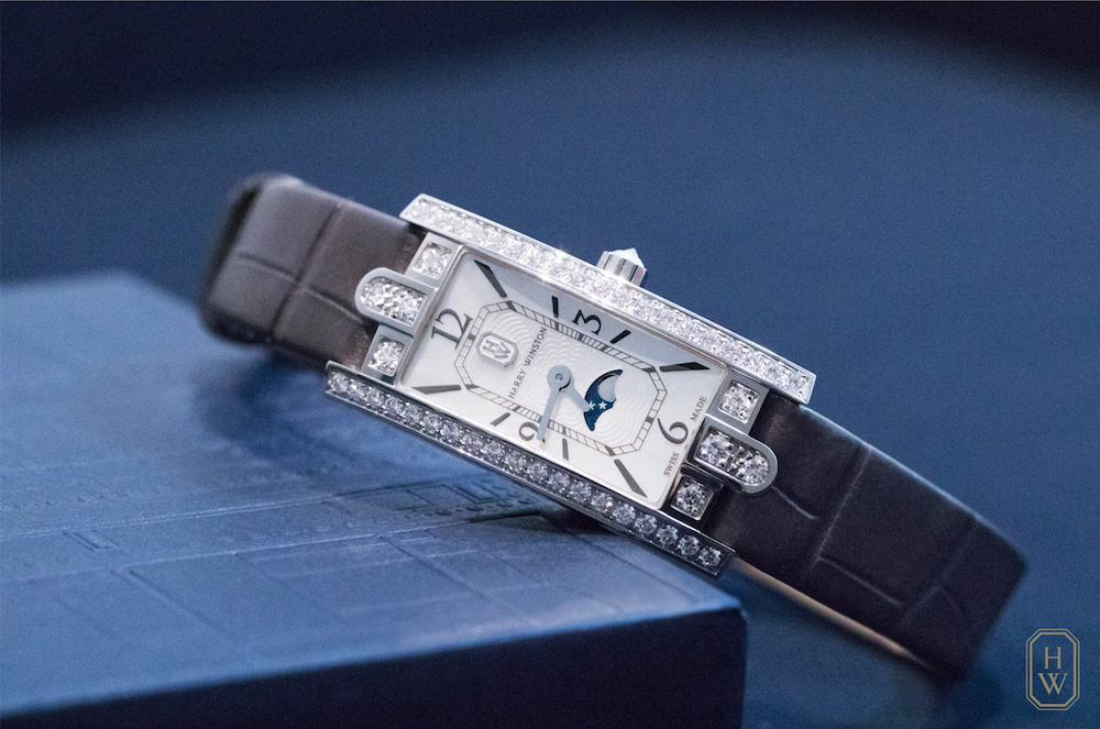 A sophisticated choice to track time and the moon’s natural movements