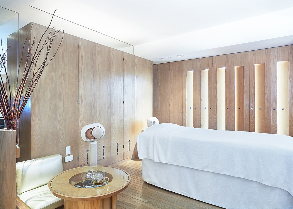 The Voyage des Sens treatment uses sound therapy in collaboration with Devialet