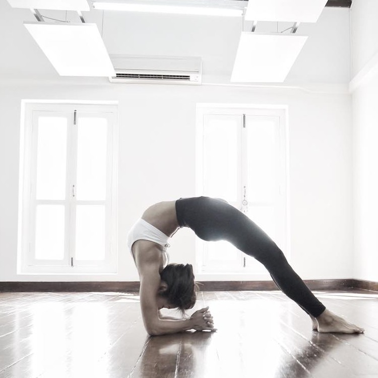 Nail your black-and-white #fitspo snap at Yoga Lab