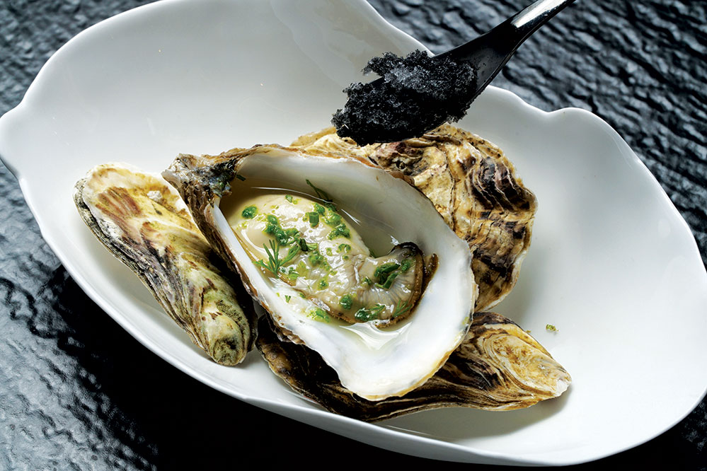 French oyster served à la carte