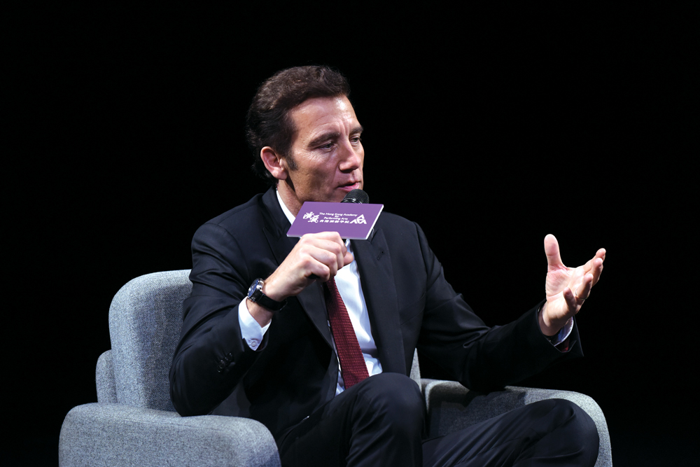 Clive Owen in a masterclass to theatre students at the Hong Kong Academy of Performing Arts