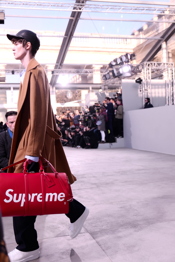 Hundreds queued up overnight 2 days before Supreme x Louis Vuitton's launch