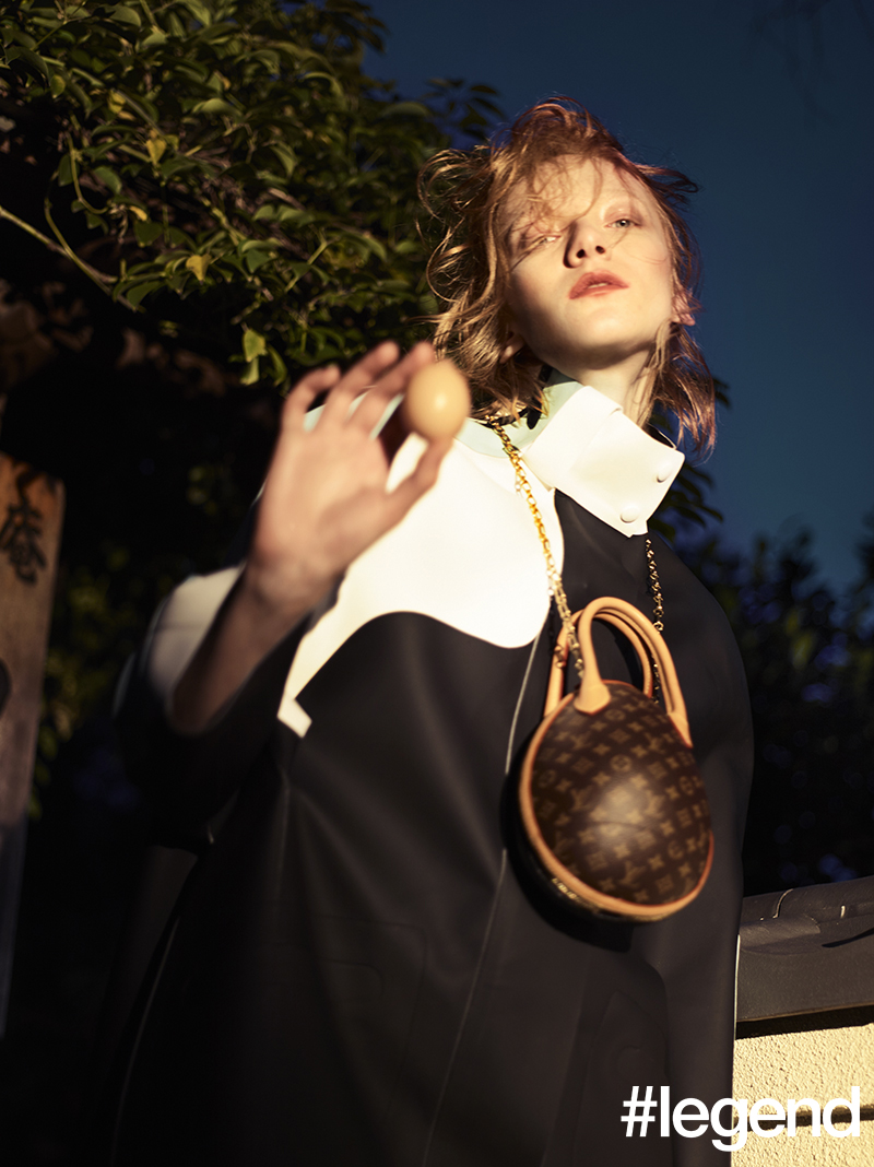 Black and white paneled coat and brow Egg monogram handbag _ Louis Vuitton