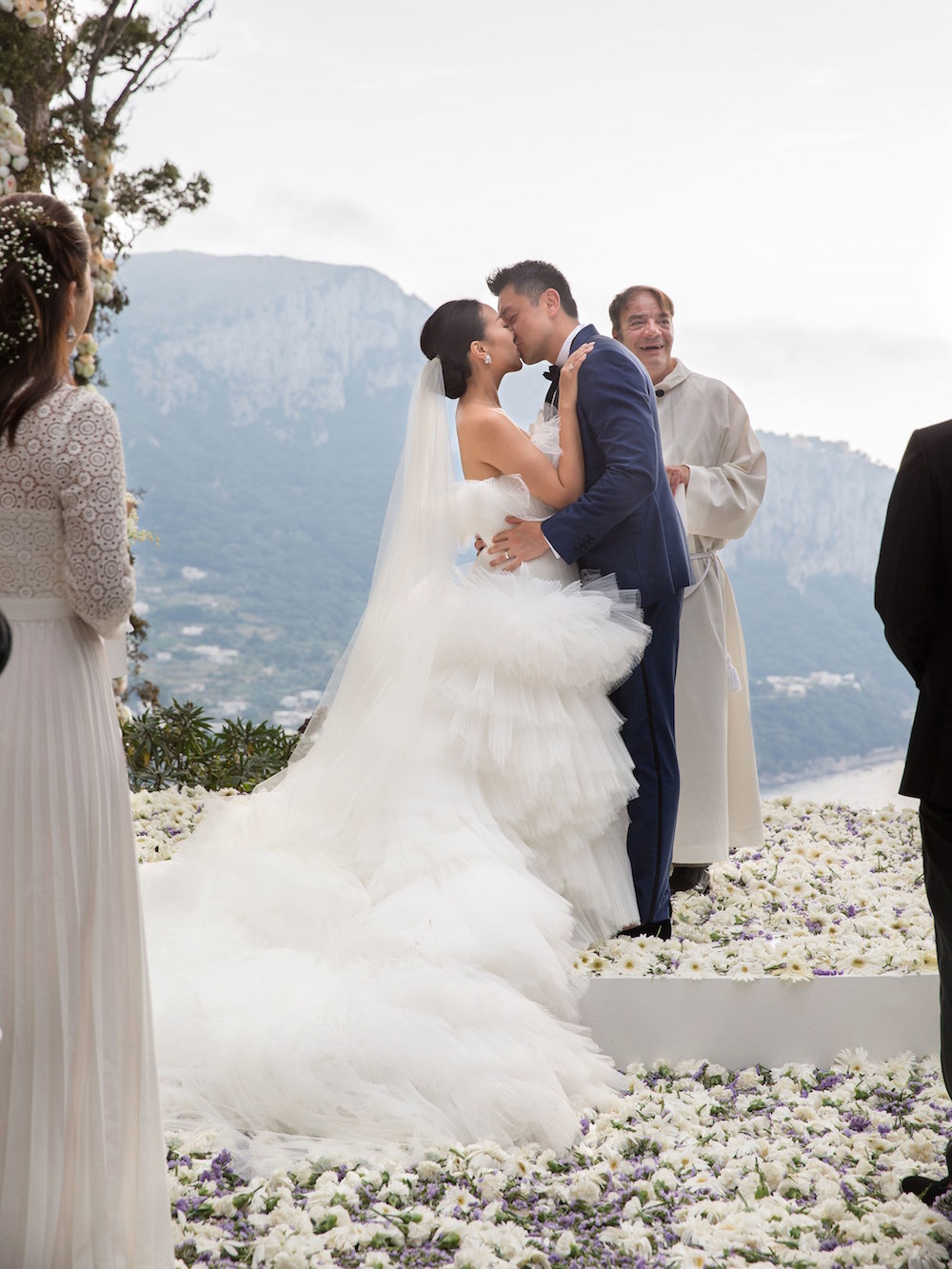 Feiping Chang and Lincoln Li's wedding in Capri (Photo: Vogue)