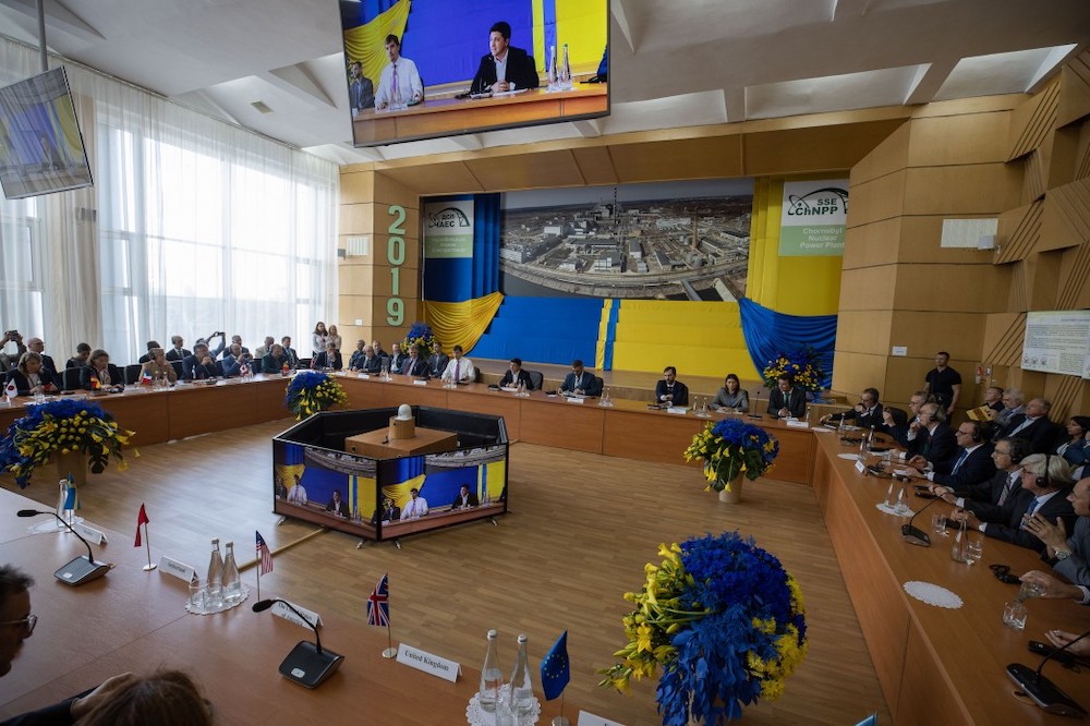 President Volodymyr Zelensky signs a decree on the development of the Chernobyl Exclusion Zone; photo: President of Ukraine Official Website