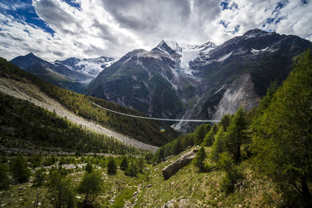 The world's longest pedestrian suspension bridge