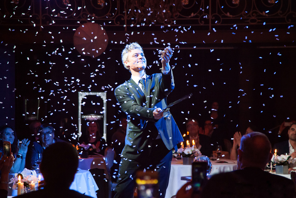 Illusionist Stefan Leyshon makes his asian debut at the Mandarin Oriental