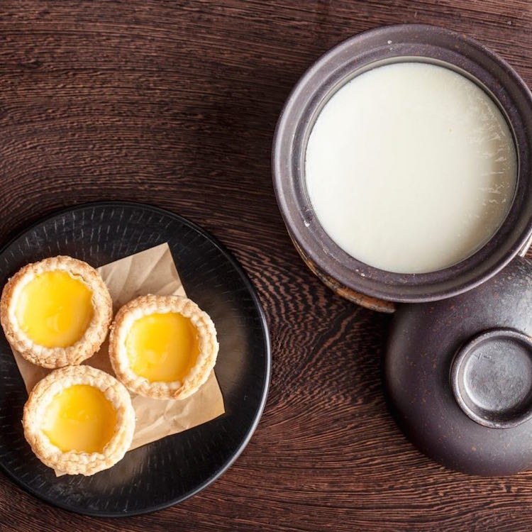 Egg tarts are a must in Hong Kong (Photo: Mott 32)