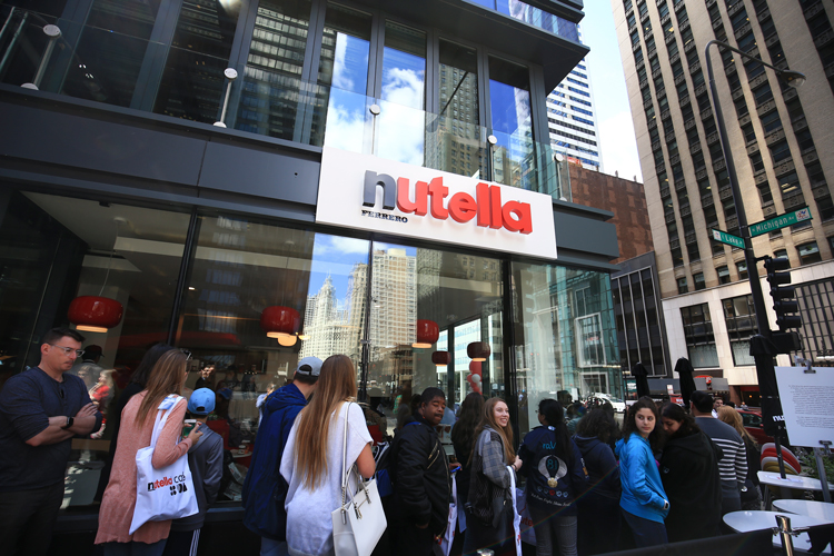 The queue never ends at the Nutella Café