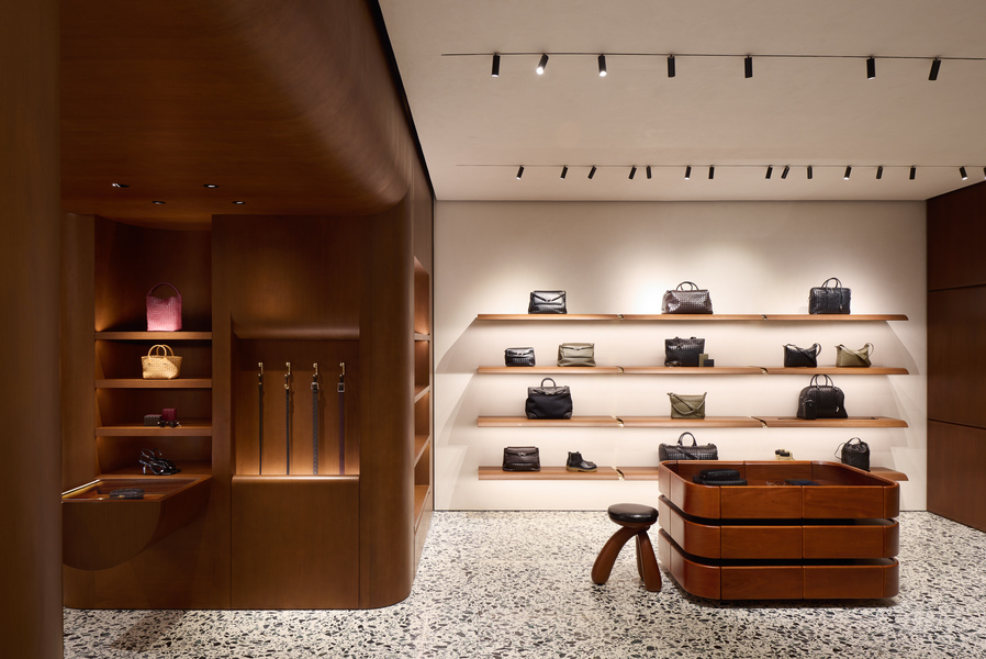 Bottega Veneta บูติกดูเพล็กซ์ Central Embassy