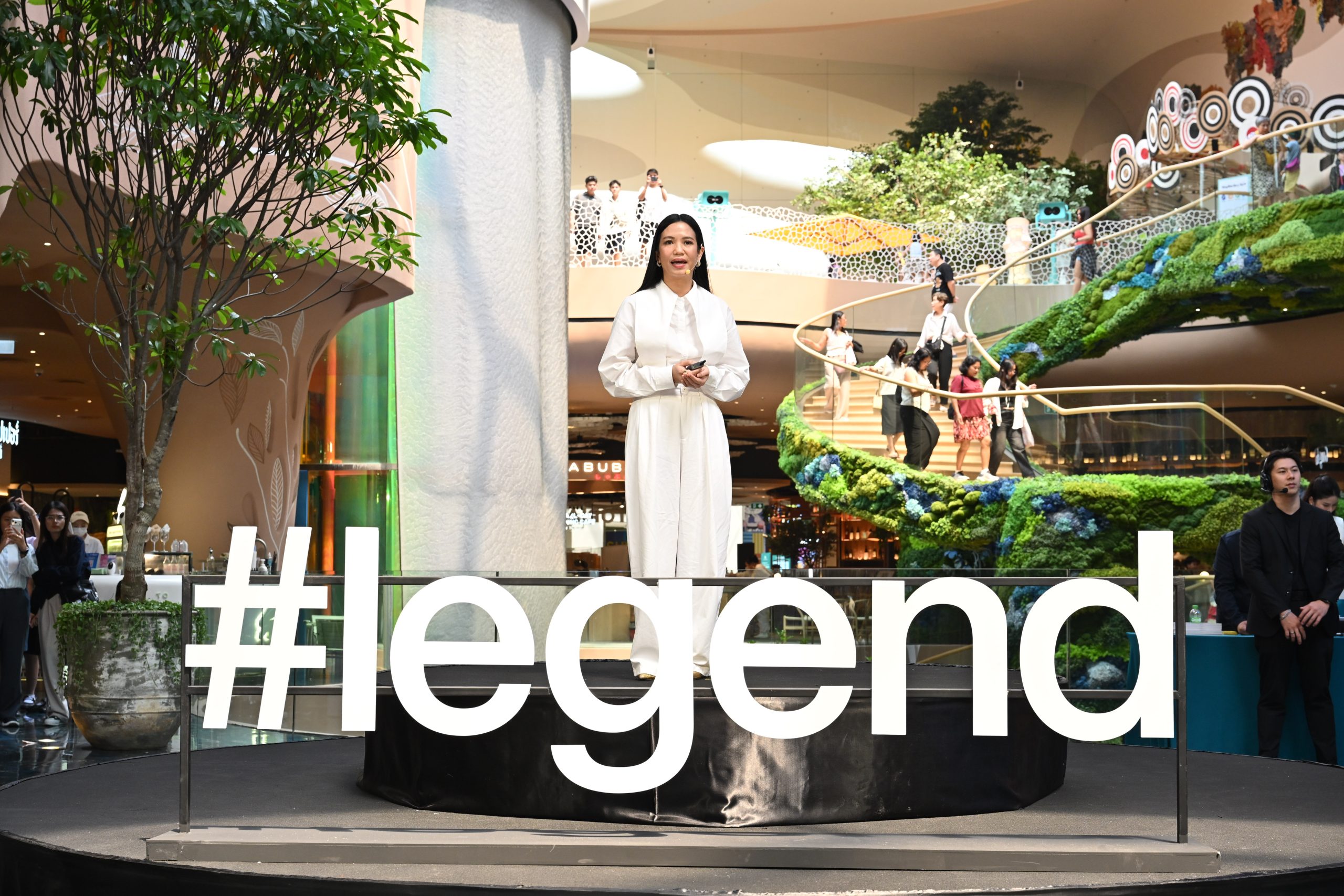 คุณนันทรัตน์ ณ ระนอง Marketing Director & Event #Legend Thailand