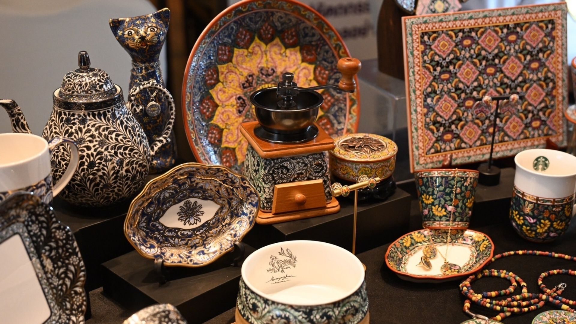 sacit thai art feature