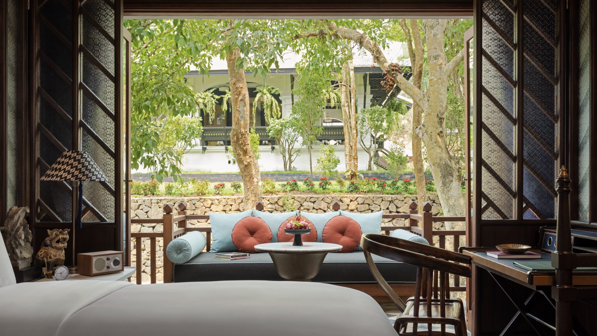 ‎The Essence of Luang Prabang.‎001