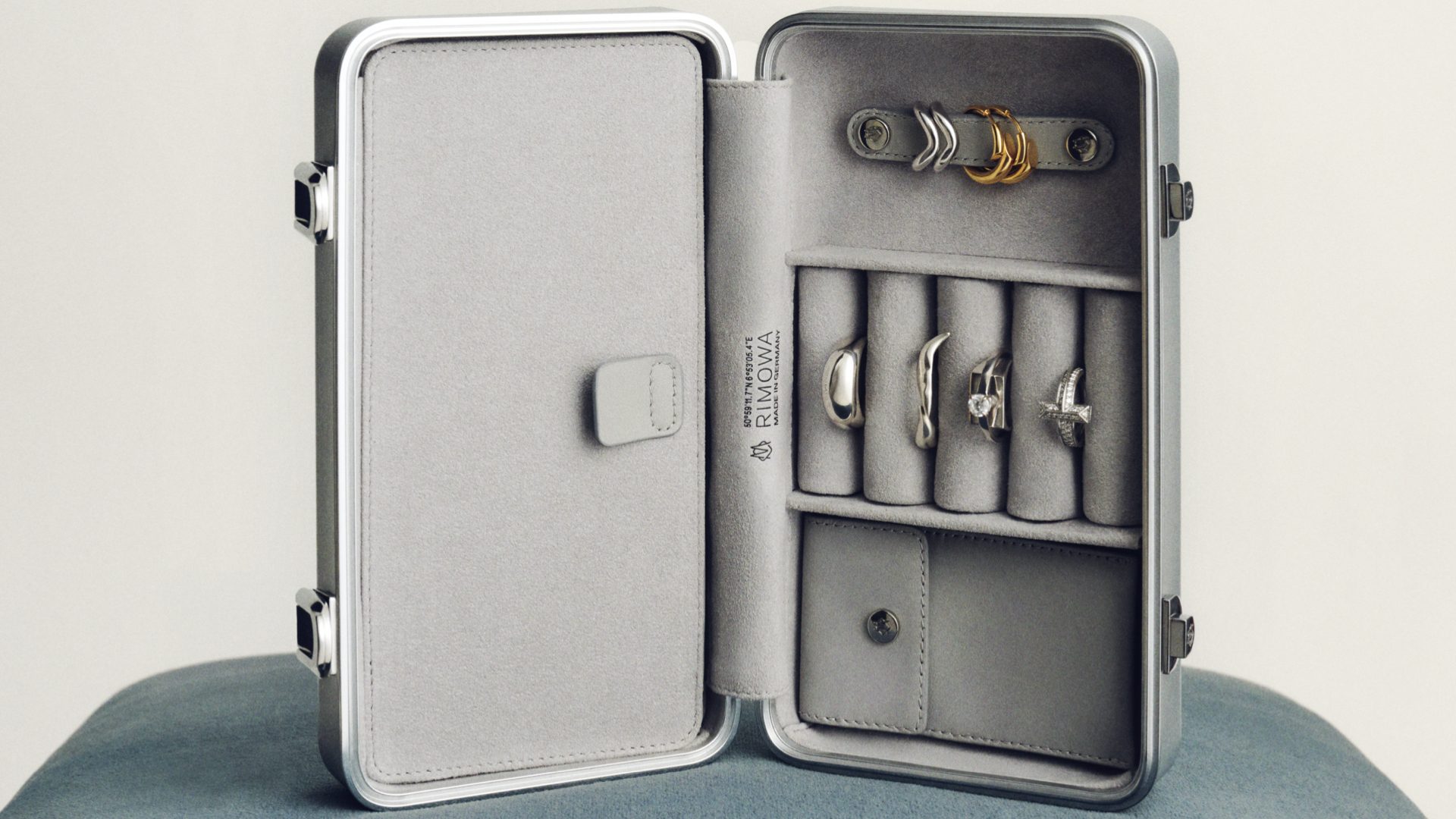 ‎rimowa jewelry case.‎001