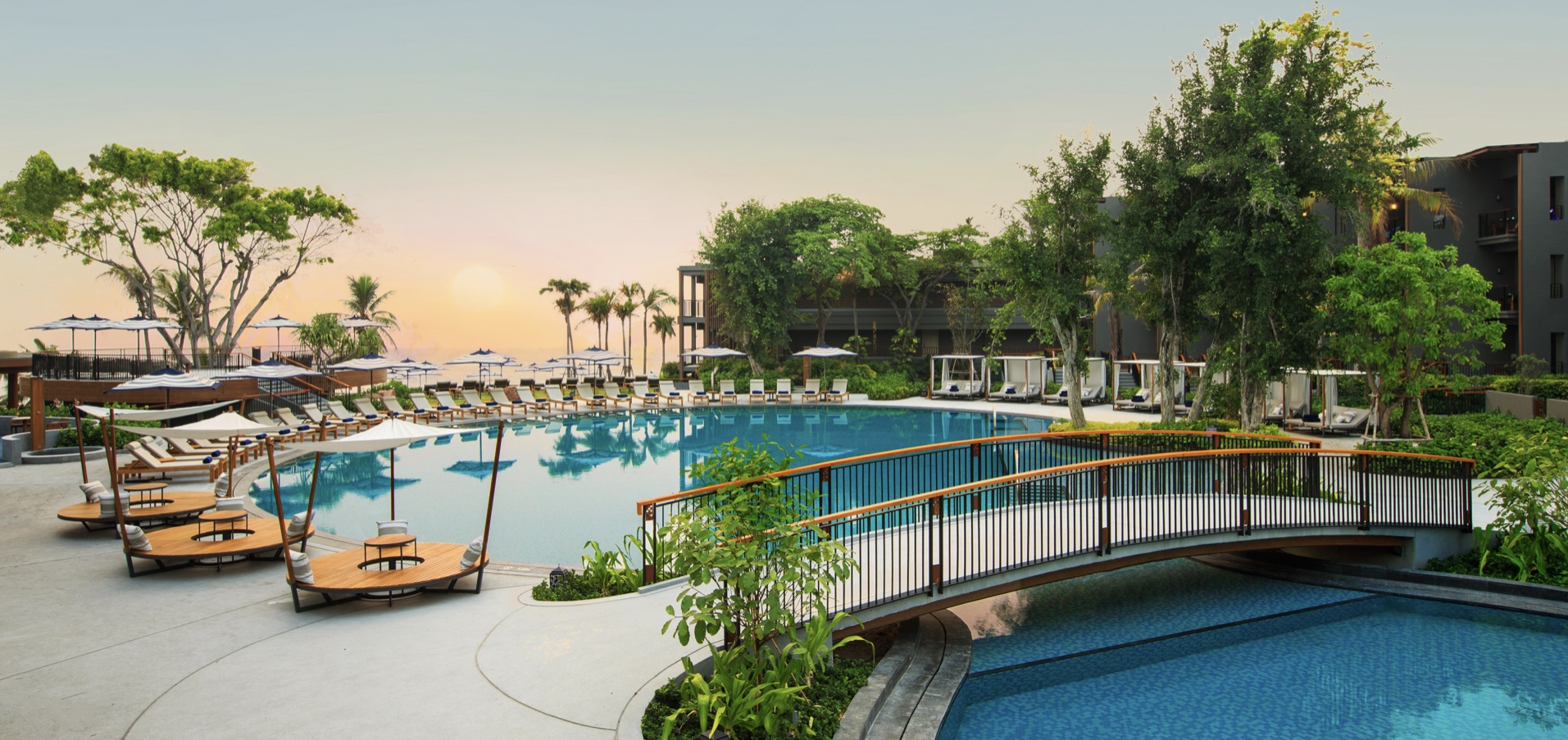  เติมเต็มวันพักร้อนของคุณที่ รีสอร์ทติดทะเลหัวหิน กับ Hua Hin Marriott Resort & Spa Marriott ตั้งอยู่ใจกลางหัวหิน ติดริมชายหาด พร้อมวิวทะเลที่สวยสะกดใจ  