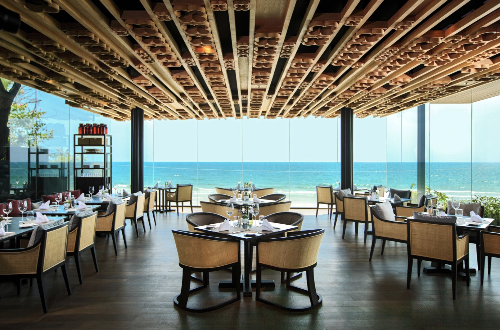  เติมเต็มวันพักร้อนของคุณที่ รีสอร์ทติดทะเลหัวหิน กับ Hua Hin Marriott Resort & Spa Marriott ตั้งอยู่ใจกลางหัวหิน ติดริมชายหาด พร้อมวิวทะเลที่สวยสะกดใจ  