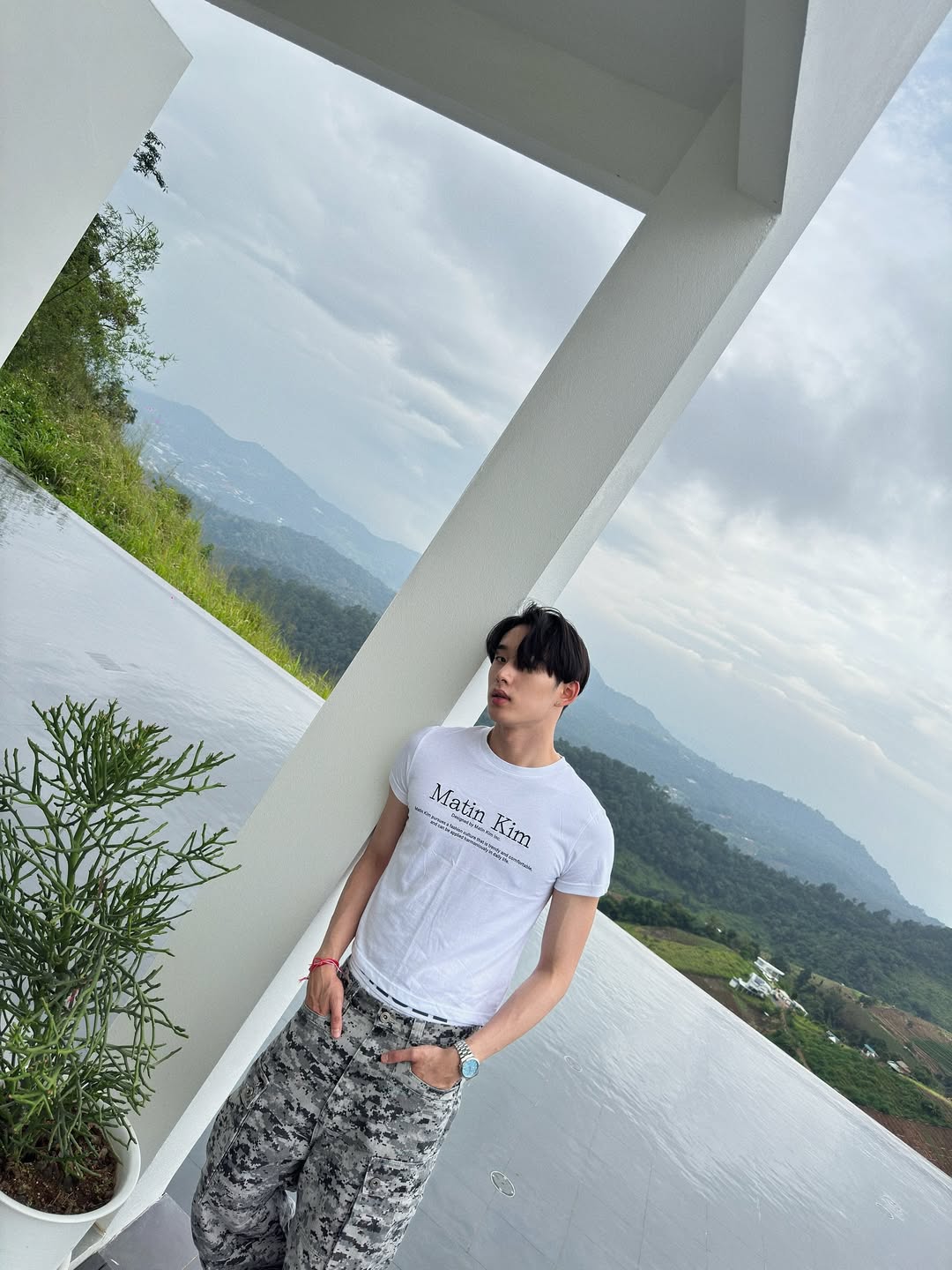 cloudy day w-🐶 (3)