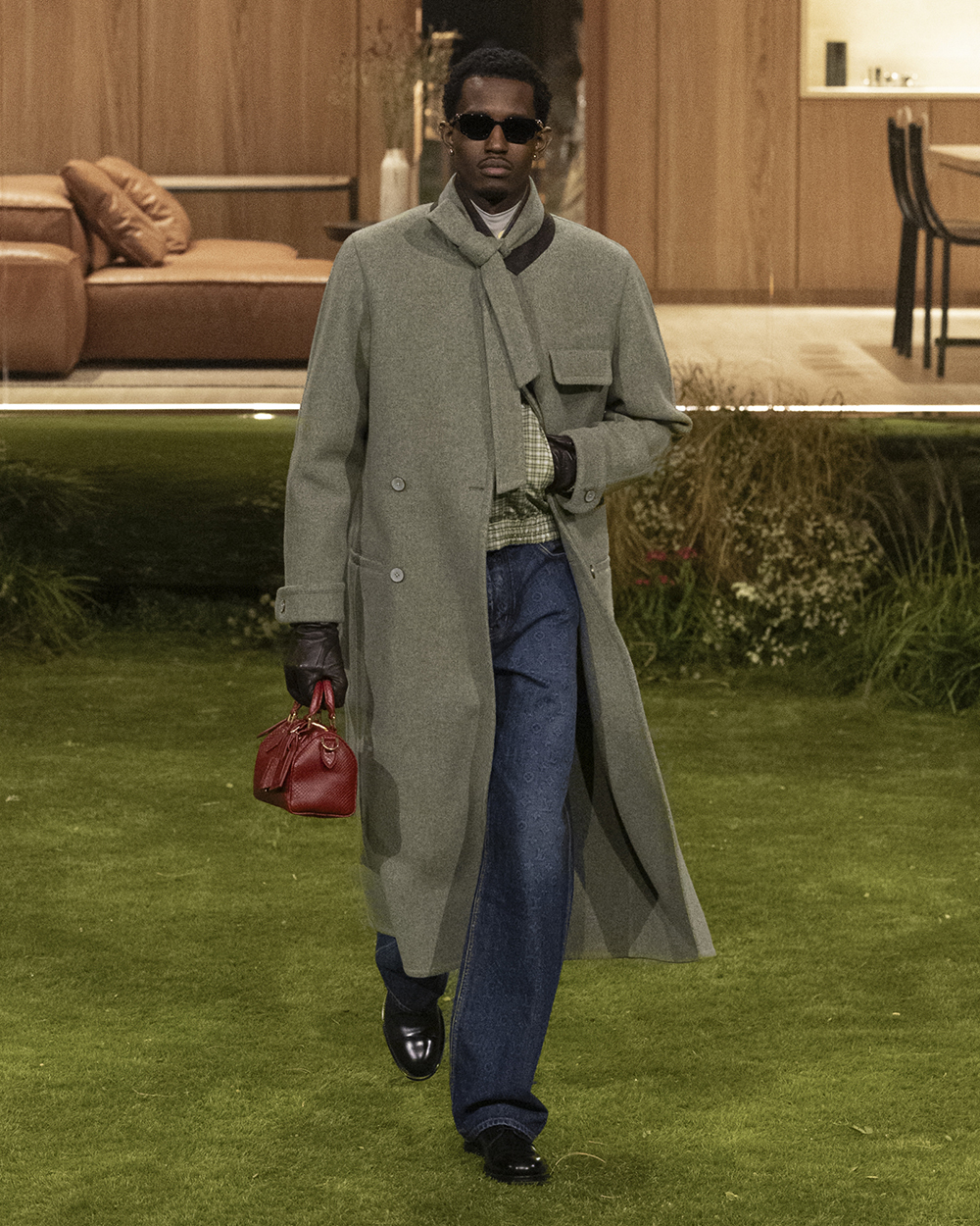 Paris Menswear FW2026 - LV 18