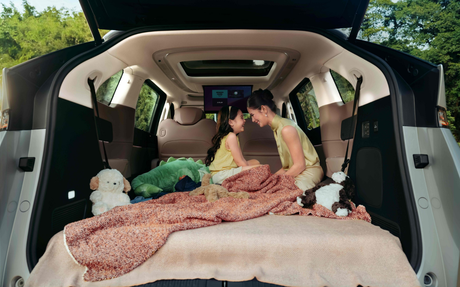 XPENG X9 Executive 01