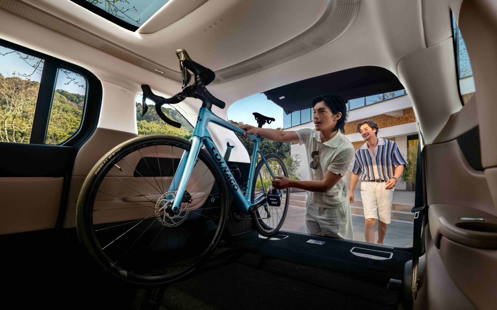 XPENG X9 Executive 02