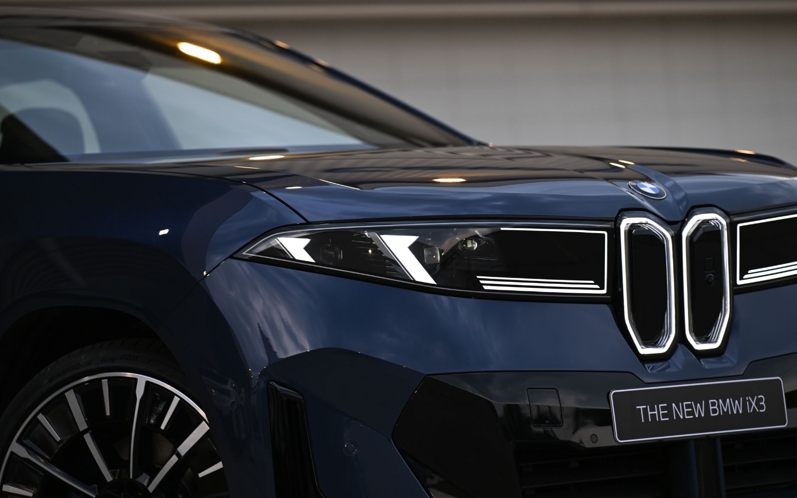 BMW iX3 50 xDrive M Sport 03