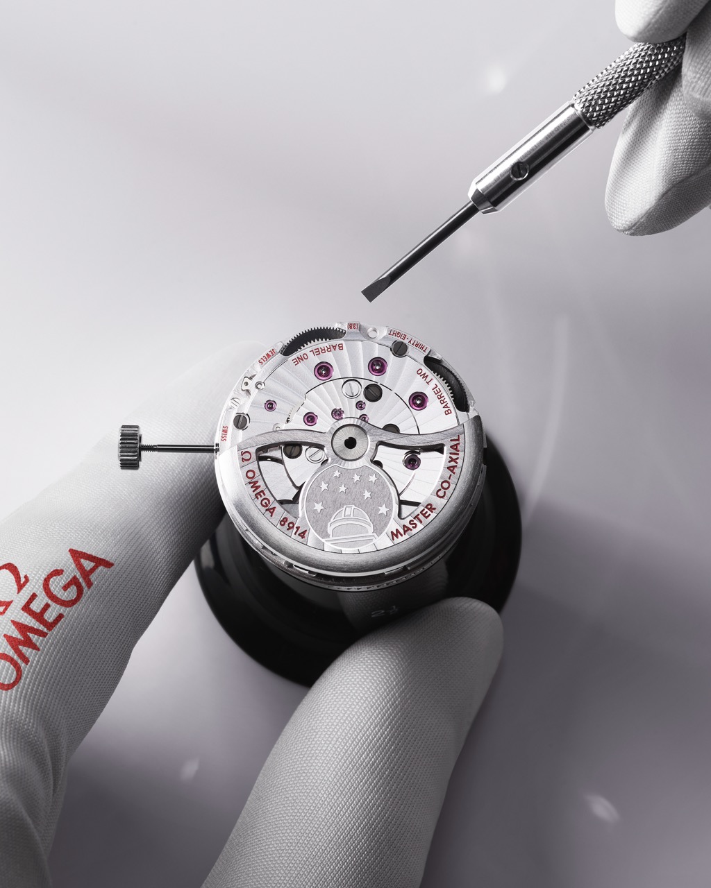 8. 8914_Observatory_Mouvement_4_5 Large