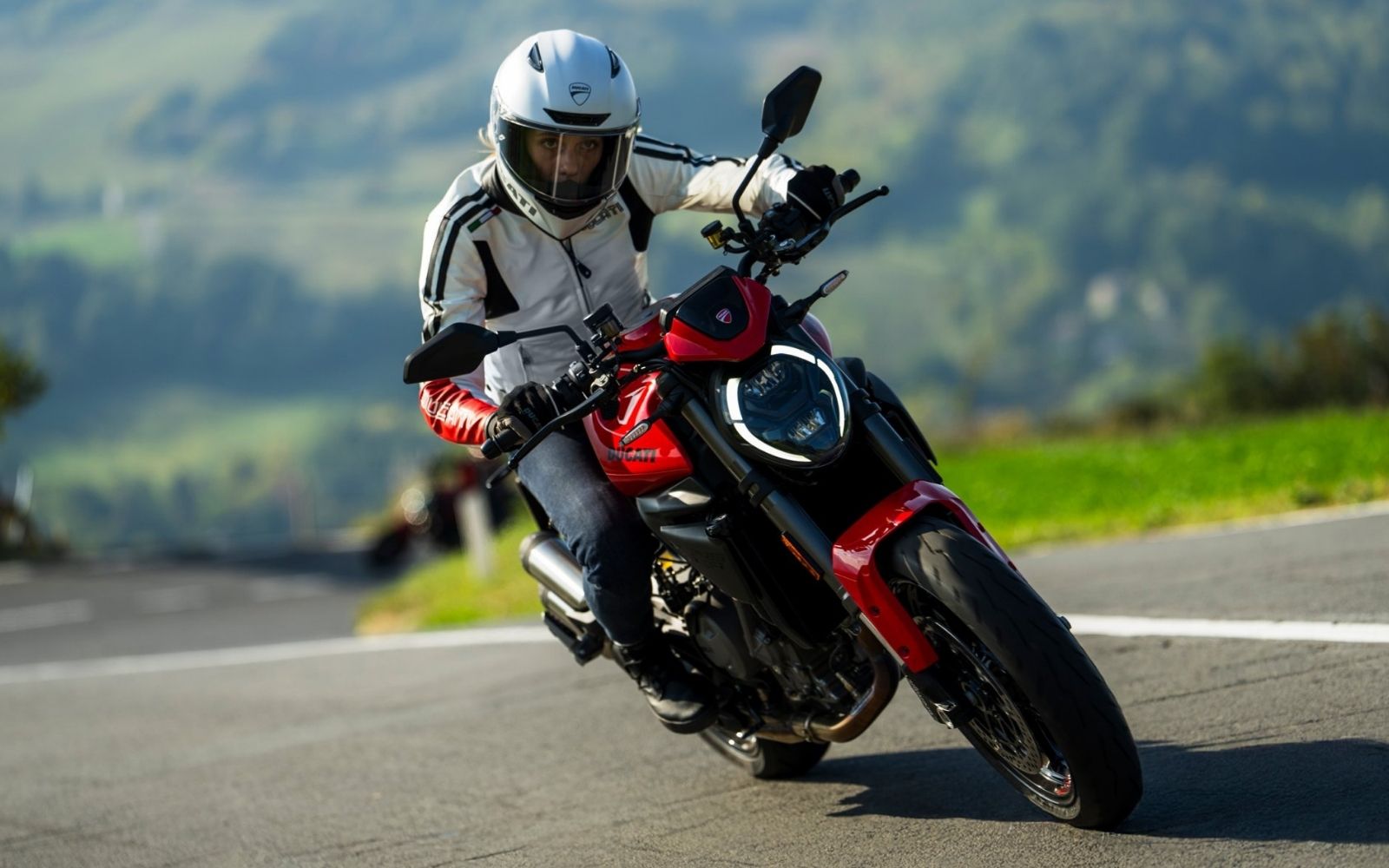 New Ducati Monster 05