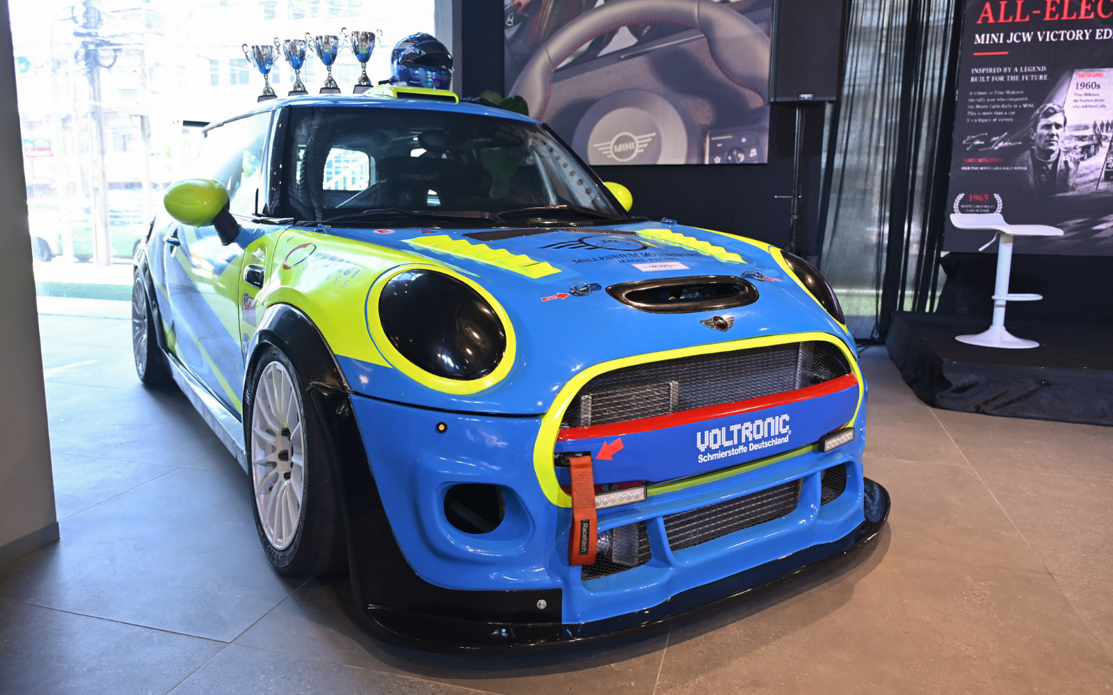 MINI Millennium 03