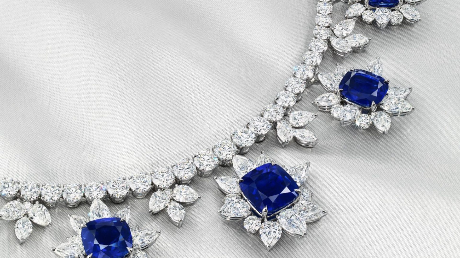 ‎The Royal Blue by Christie’s.‎001