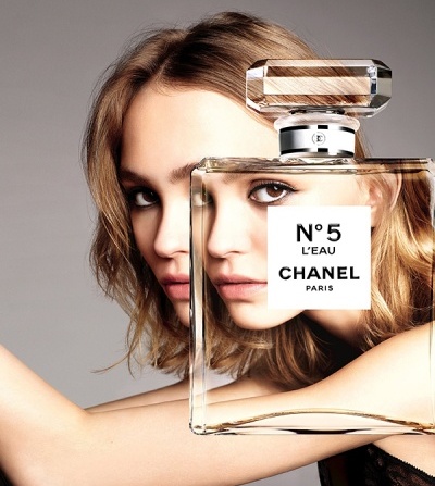 First Look at Chanel №5 L'Eau Fragrance Campaign With Lily-Rose Depp -  Hashtag Legend