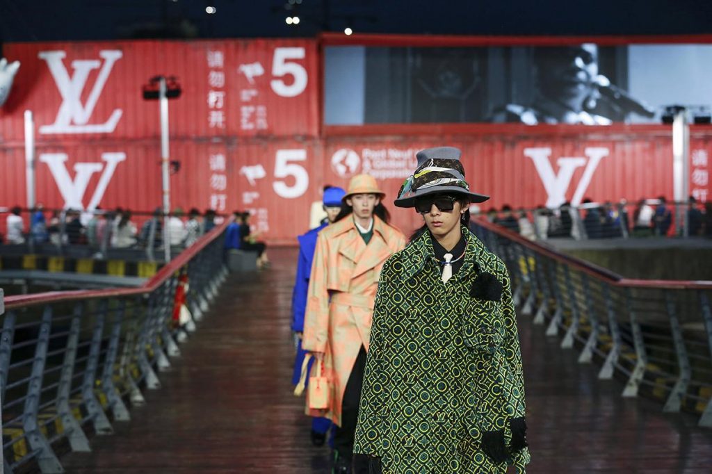 5 Things To Know About Virgil Abloh's All-Star Louis Vuitton AW21 Menswear  Show