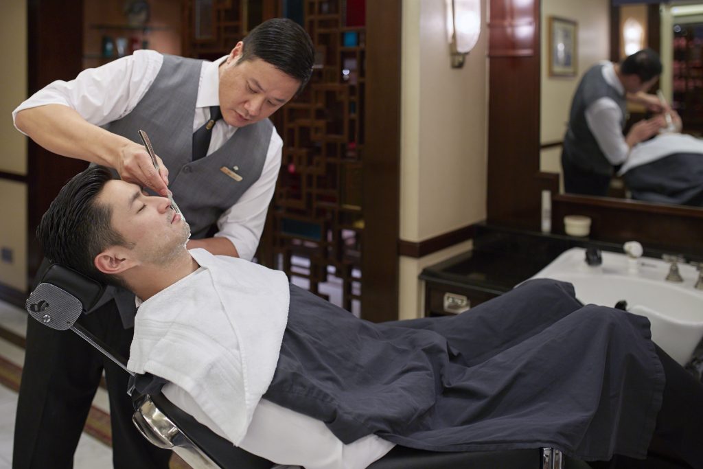 Mandarin-Oriental-Hong-Kong-Hotel-Spa-The-Mandarin-Barber-Shaving 4