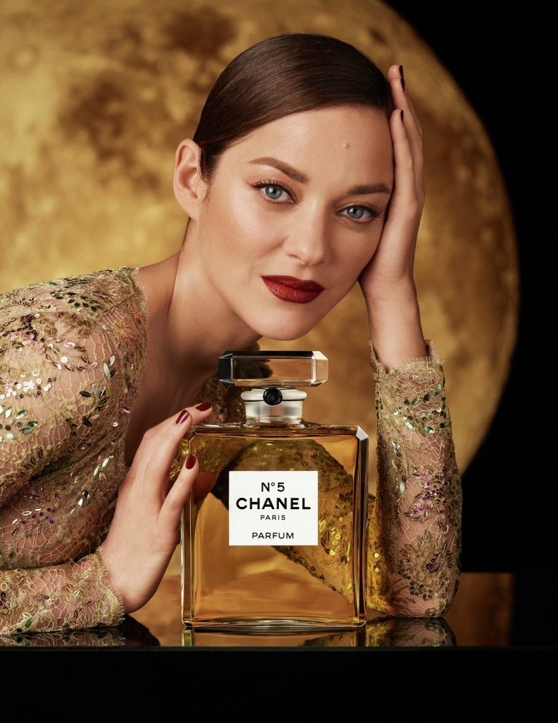 Chanel n°5 L'eau - I am not a girl, not yet a woman - A perfume-catcher